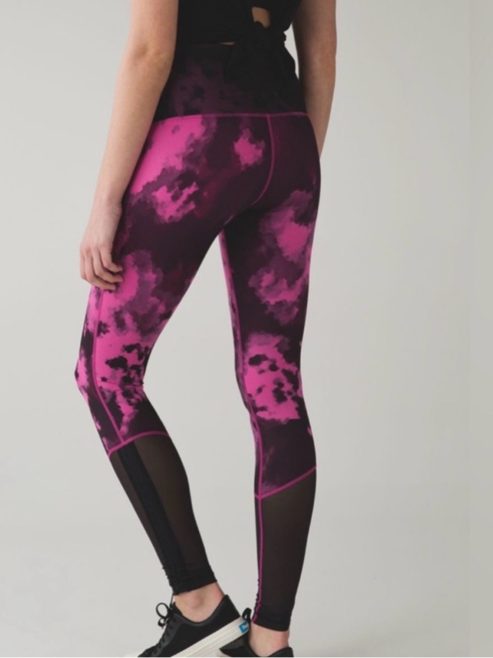 Lululemon Sweaty Endeavor✨Blooming Pixie✨Raspberry/Black Leggings Sz 4 MSRP $128 - Picture 5 of 10